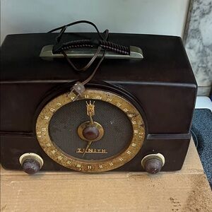 Zenith Brown  Bakelite Portable Radio with Gold Accents 1951